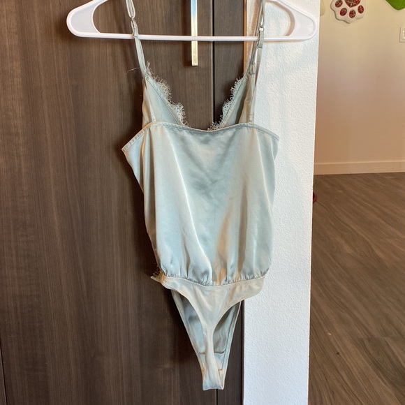 Abercrombie body suit XS - Picture 2 of 3